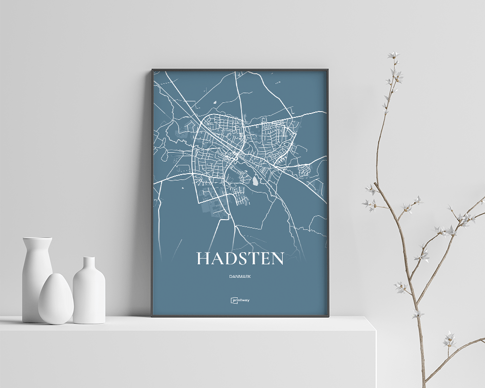 Hadsten Bykort Plakat - Elegant Havblå Design A4