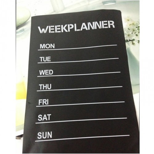 Ugekalender til kridt - stilfuld vægklistermærke i sort