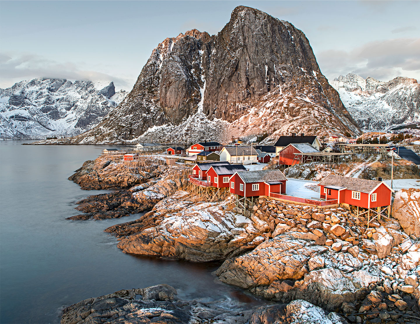 Lofoten Village Kunstværk – Unik Vægdekoration til Dit Hjem