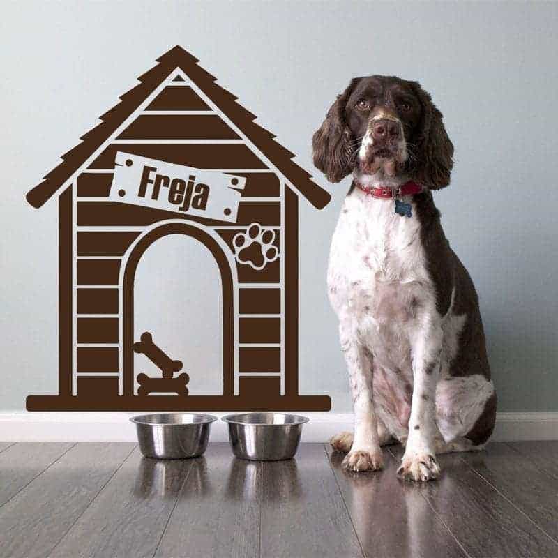 Personligt Vægklistermærke til Hundehus – Gør Dit Hjem Unikt
