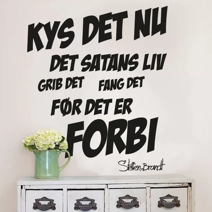 Inspirerende Kys Det Nu Vægklistermærke til Dit Hjem