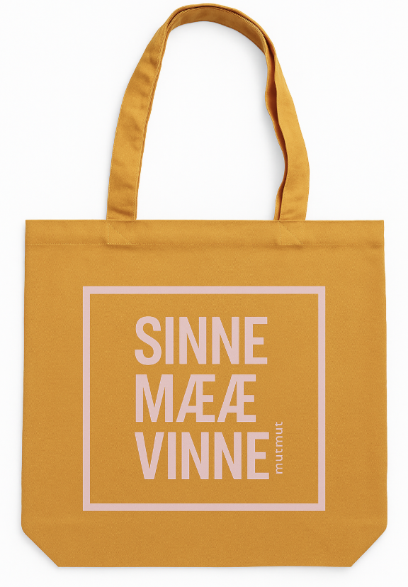 Trendy orange mulepose med lyserødt tryk fra Mutmut