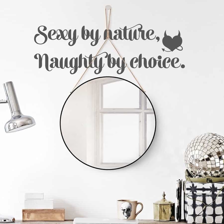 Væglampe med citat: Sexy by Nature - Unik hjemmedekoration