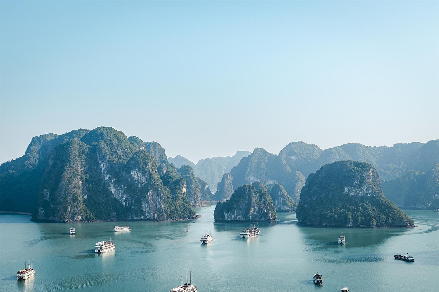 Morgenstemning ved Ha Long Bay - Smukt Kunstværk til Hjemmet