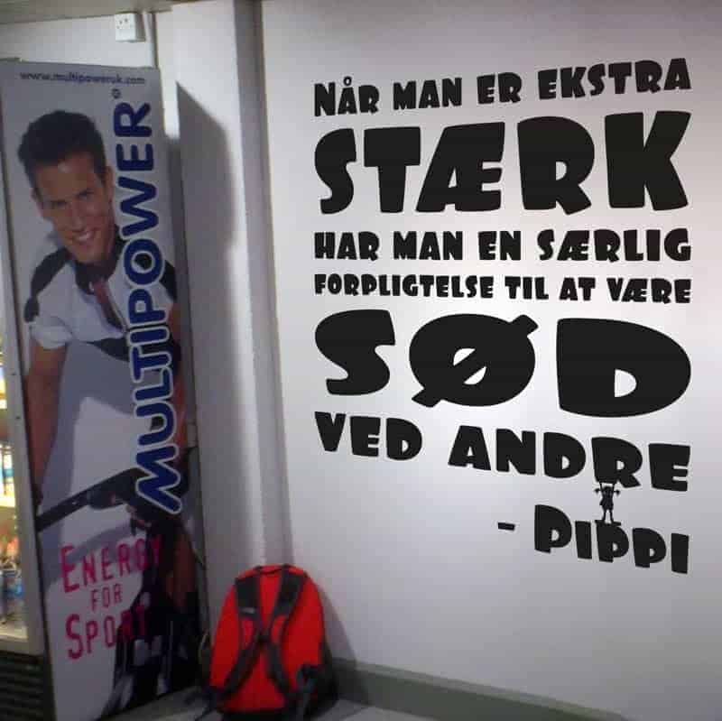 Ekstra Stærk Wallsticker med Pippi Langstrømpe Citat